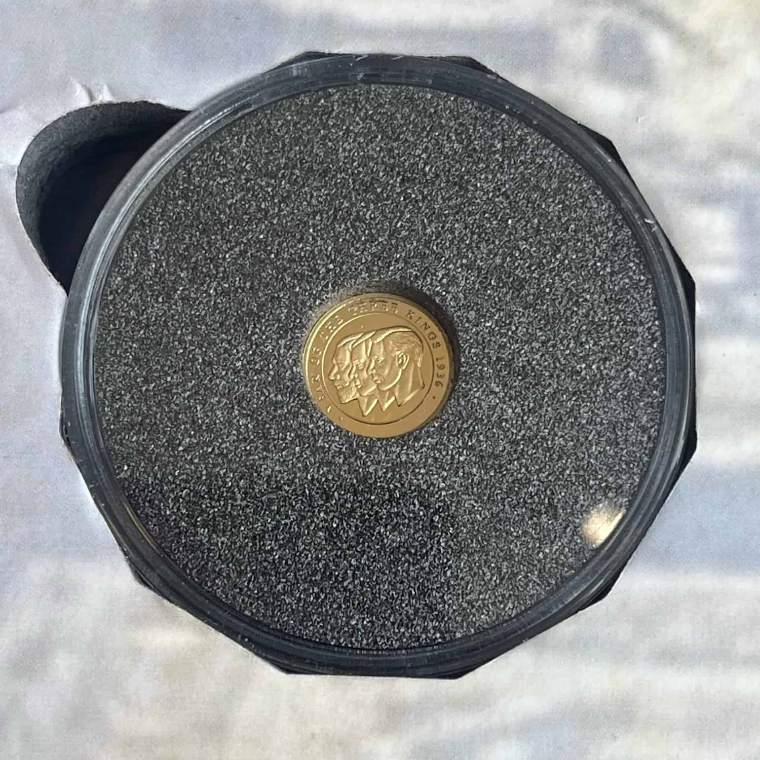 1936 Year of The Three Kings Set Including 14ct Gold Coin three kings 1936 Year of The Three Kings Set Including 14ct Gold Coin